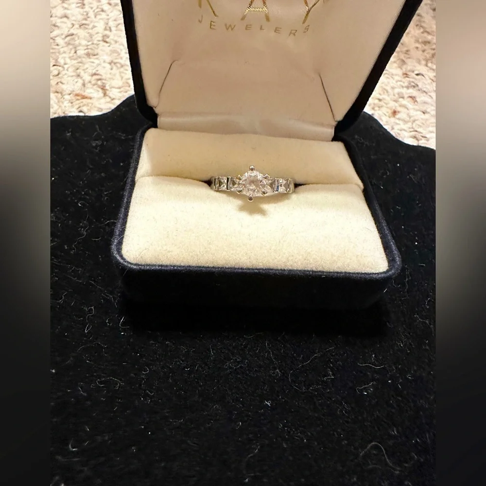 Sterling Silver cubic zirconia ring Solitaire w/ 2 square diamonds on each side